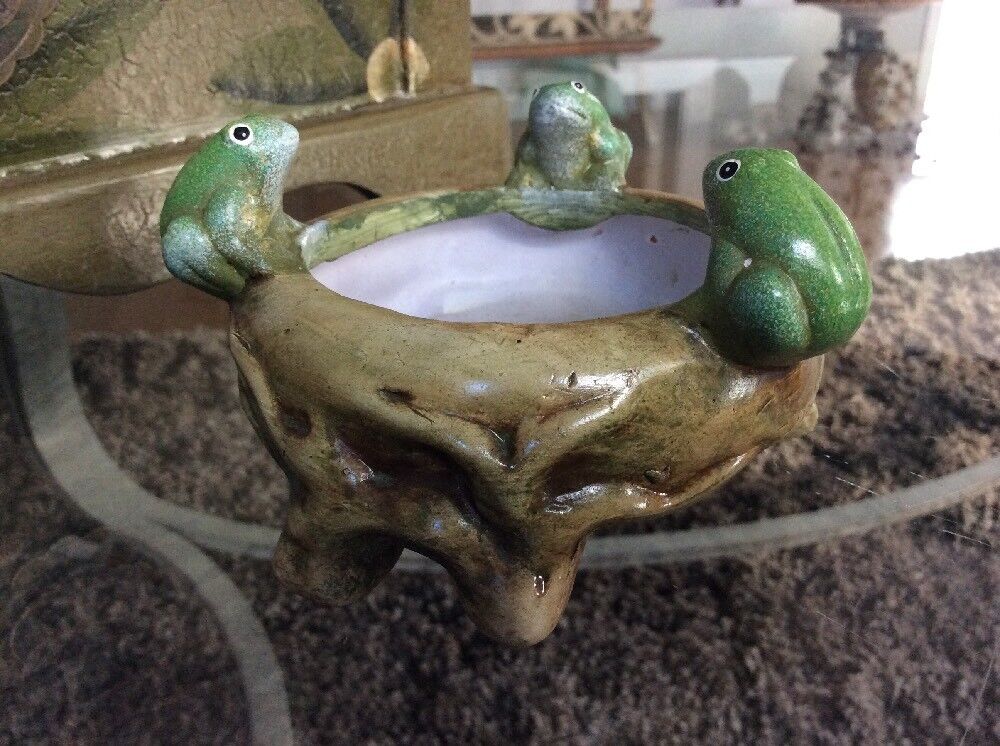 Beautiful Majolica Style Pottery Frog Design Small Footed Planter Bowl 3 Frogs