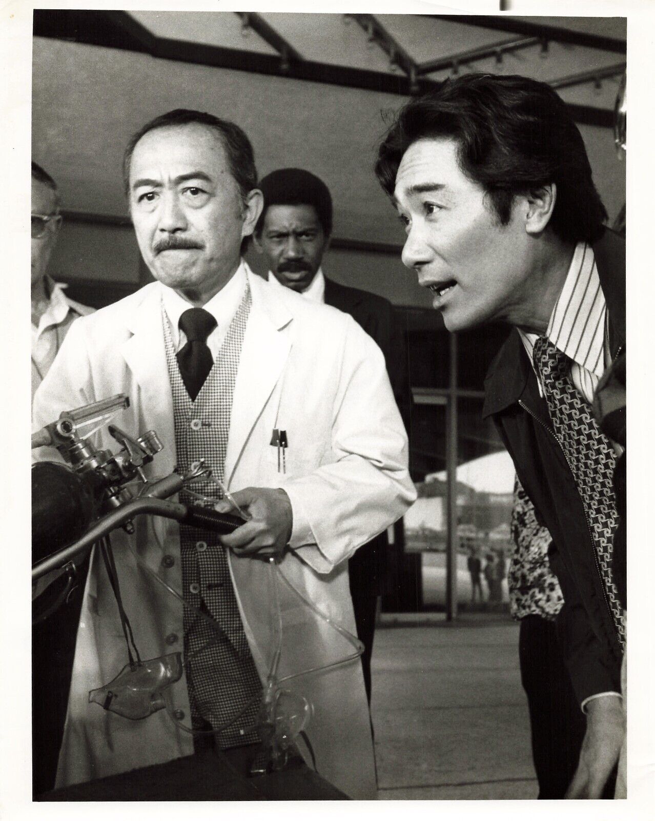 Quincy ME 1977 TV Press Photo Yuki Shimoda Robert Ito *P117b