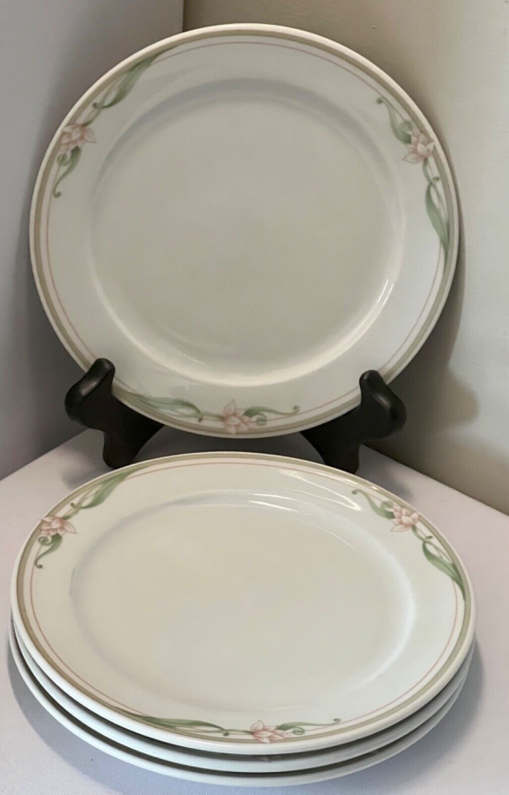 Set of 4 Vintage Royale Rego Bread Plates 6-1/4” in Excellent Used Condition