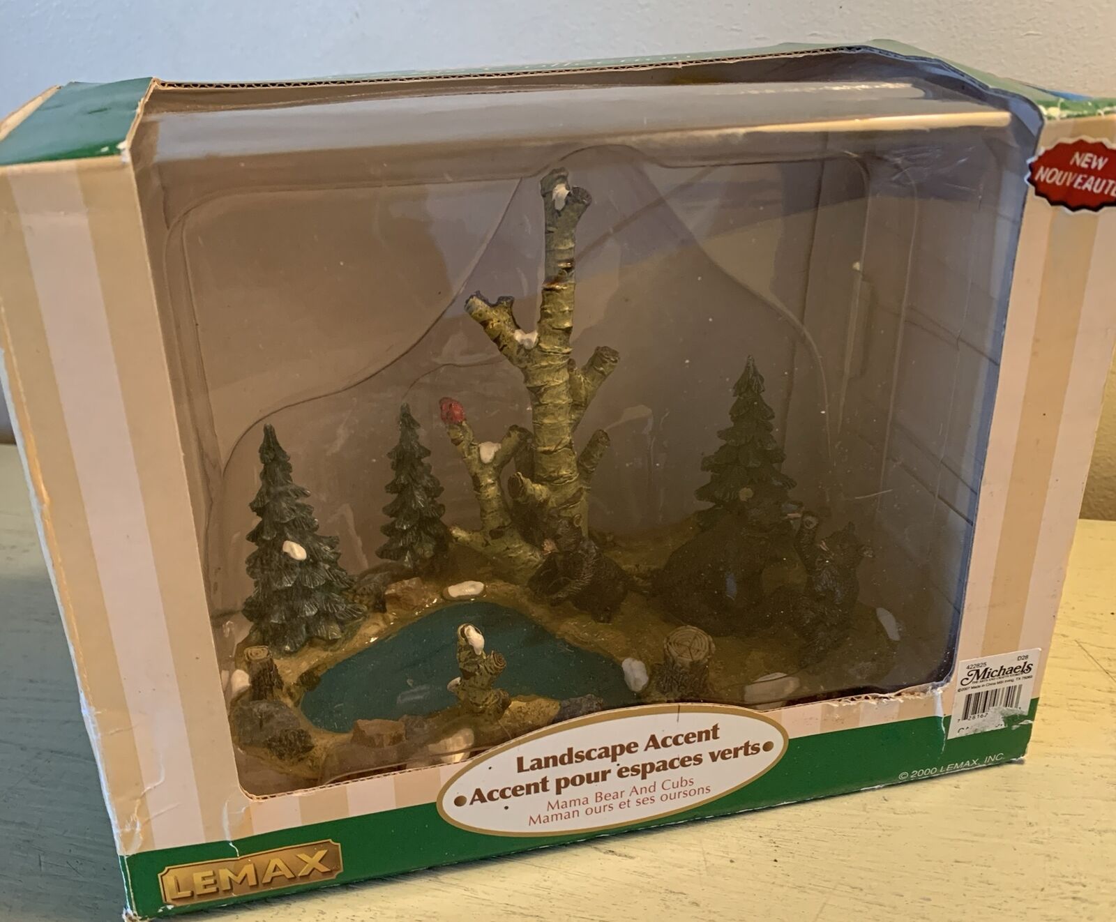 VTG LEMAX Christmas Village Collection 2000 Landscape Accent Mama Bear And Cubs