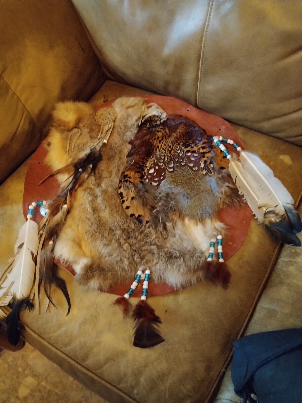 **AWESOME VINTAGE NATIVE AMERICAN HAND MADE MANDELA  PHEASANT FEATHERS NICE *