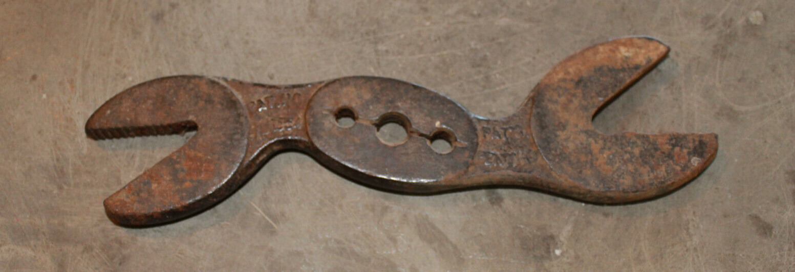 The Hawkeye Alligator Wrench / Antique Duck Bill / Double Ended PAT# 720554 USA