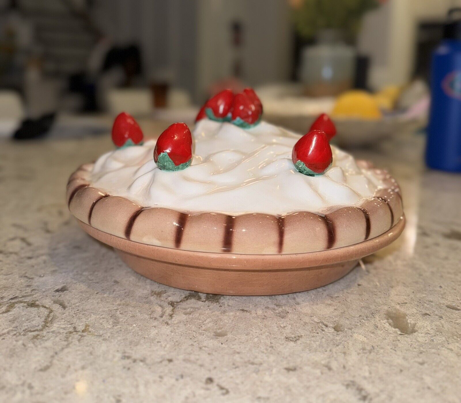 VINTAGE STRAWBERRY CREAM PIE Serving Plate w/LID Ceramic Pie Platter - RARE