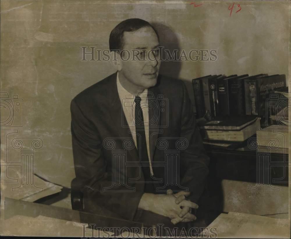 1967 Press Photo Leonard Burke, president of Reader\'s Wholesale Distributors