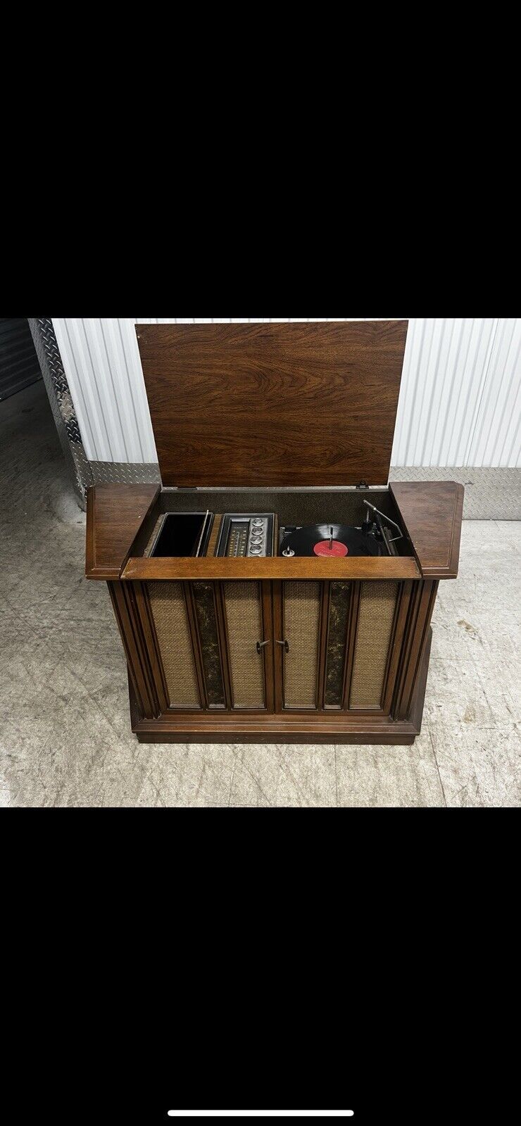 Vintage Magnavox Astro Sonic Radio Cabinet