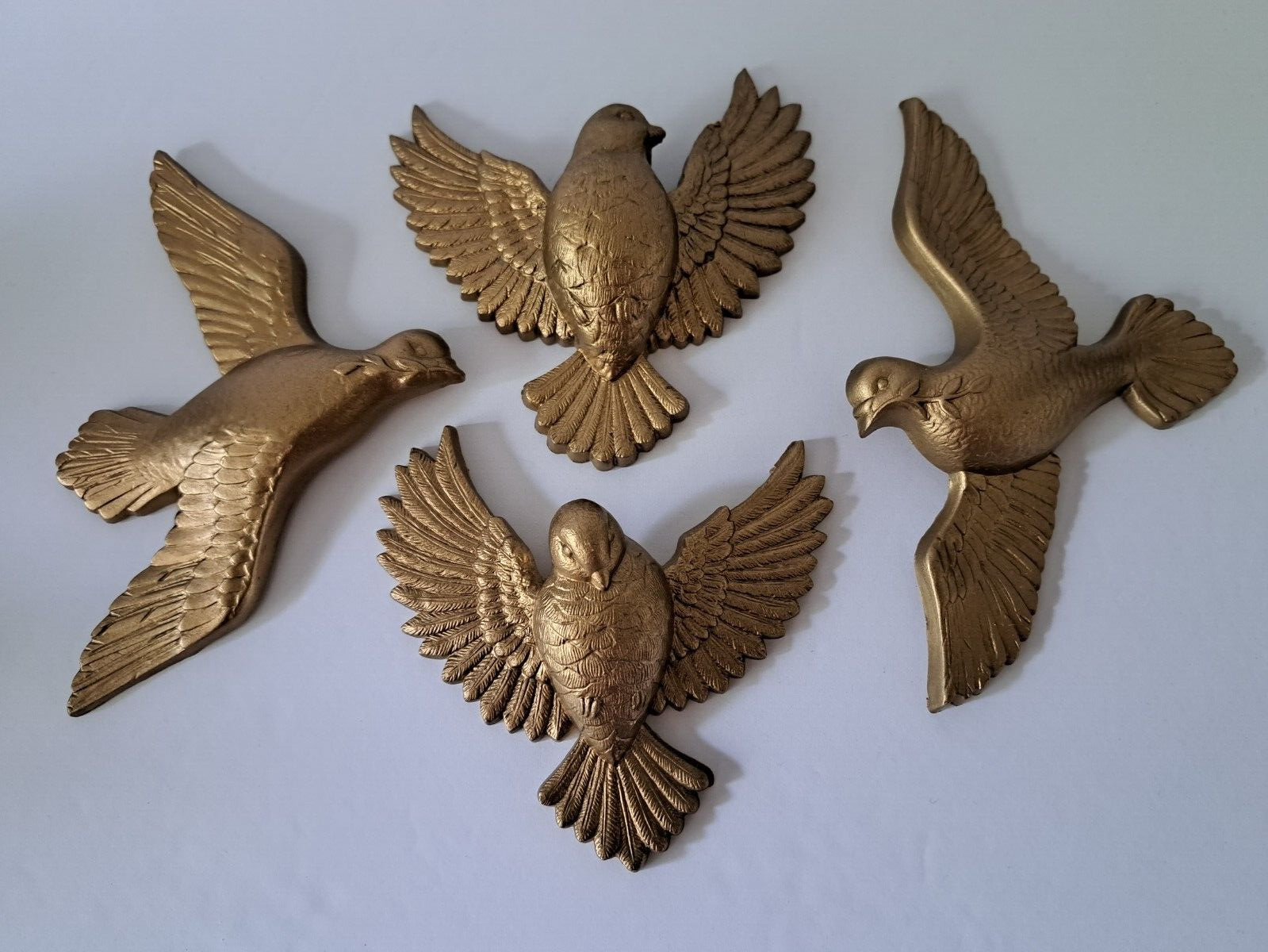 Vintage Burwood Doves Plastic Wall Art Birds Made in USA ~ Set of 4