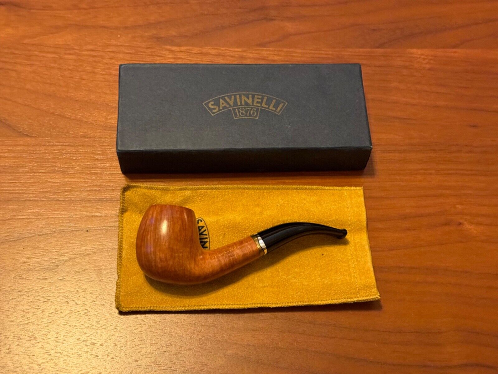 Savinelli Onda Smooth Tobacco Pipe (677 KS) - Italian, Limited Edition