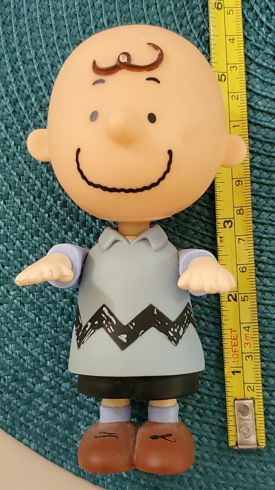 Charlie Brown Vintage Peanuts Figure Blue 2002- UFS-5.25” Tall 