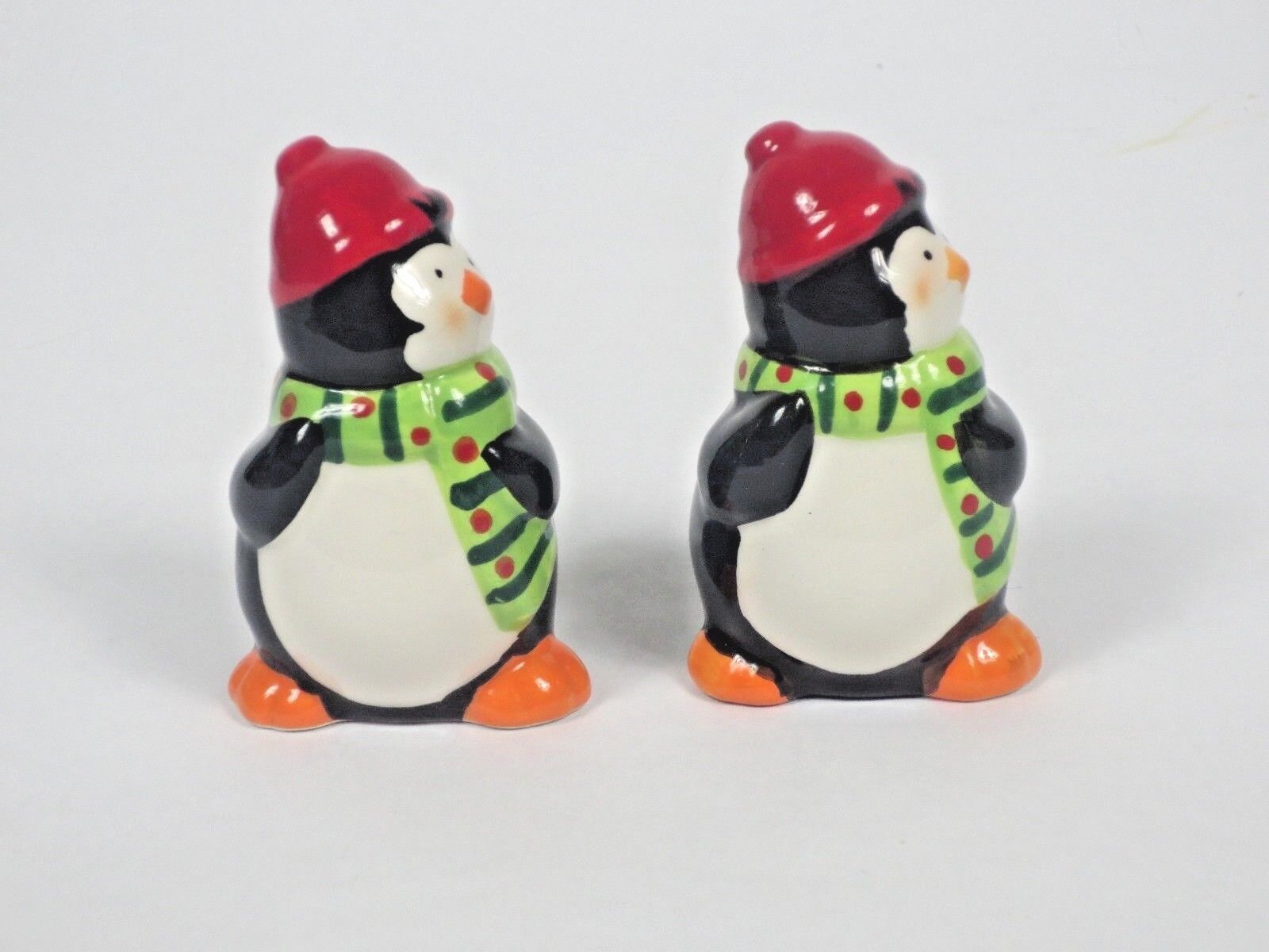 Penguin Holiday Hat And Scarf Salt And Pepper Shakers 
