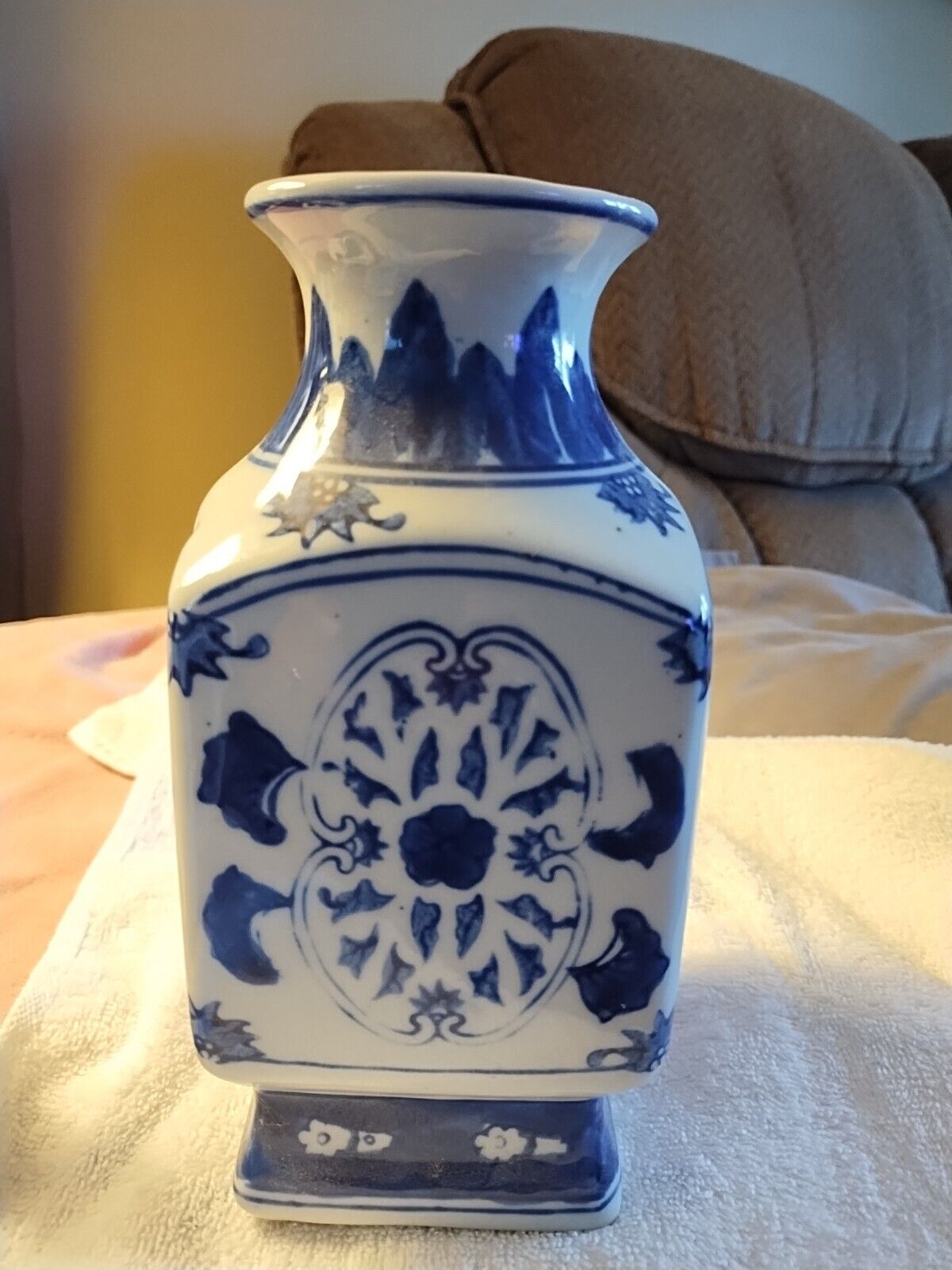 Vintage Blue & White Chinese 6.5” Vase. Floral Design Three Hands Corp.