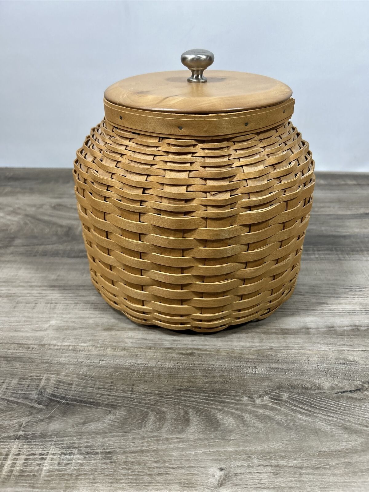 2006 Longaberger Beehive Cookie Jar Canister Natural Basket Cover EUC 8.25\
