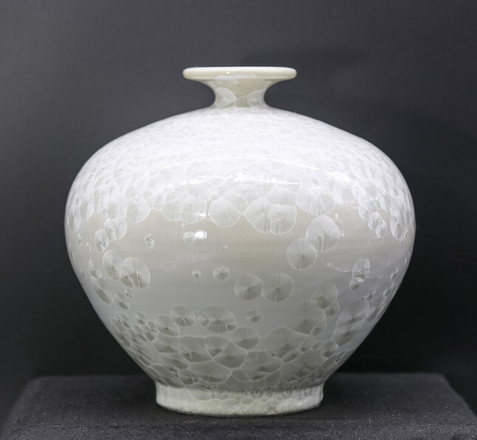 Vase Crystal Shell Pomegranate Shades of White has Maker's Mark