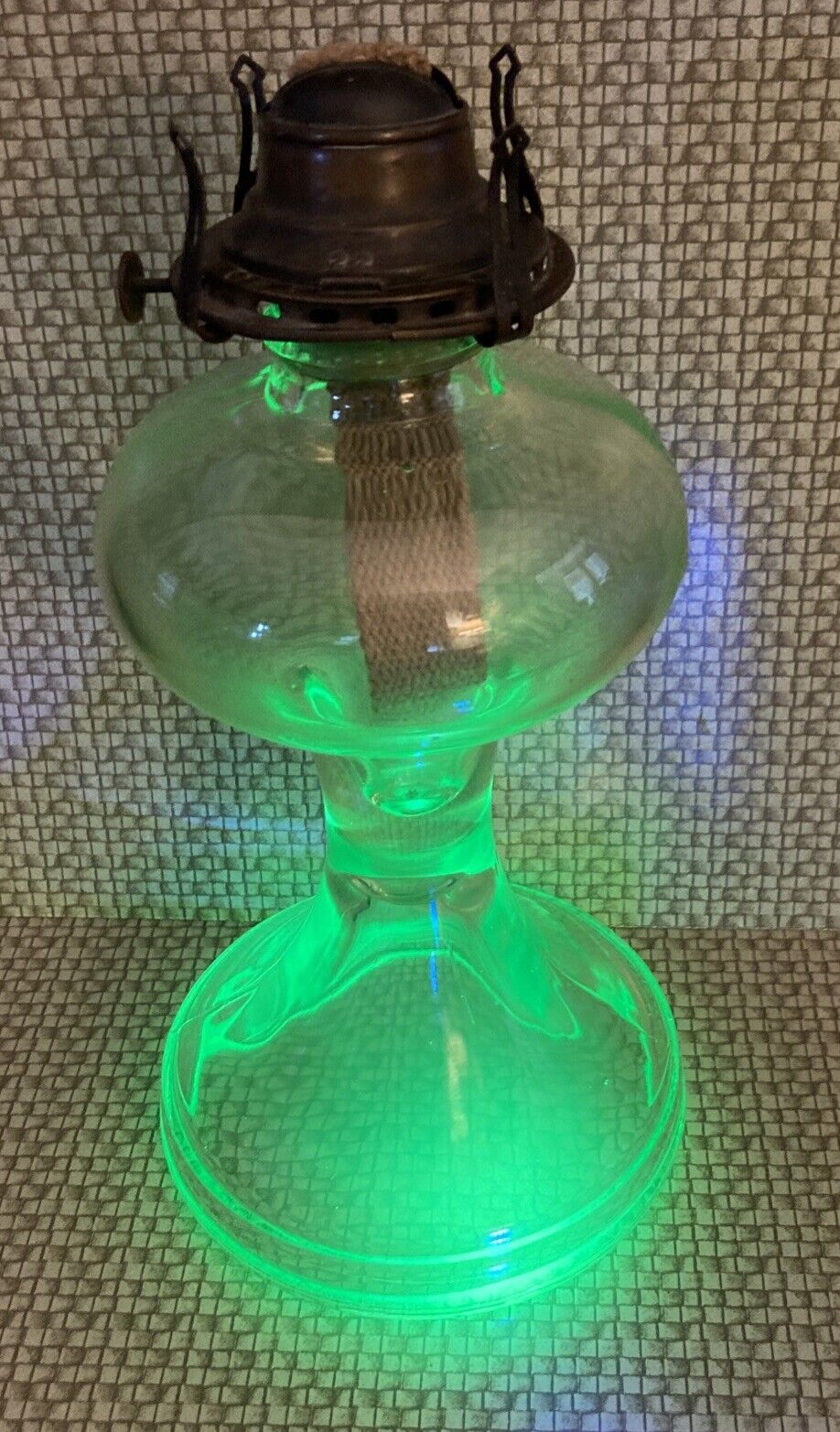 GLOWS Green Vaseline Uranium Depression Glass Oil Lamp 11 1/2”H Base 51/2” D