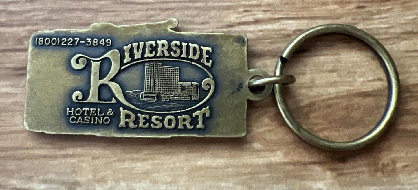 Vintage Riverside Resort Hotel & Casino Laughlin Metal Keychain Slot Machine