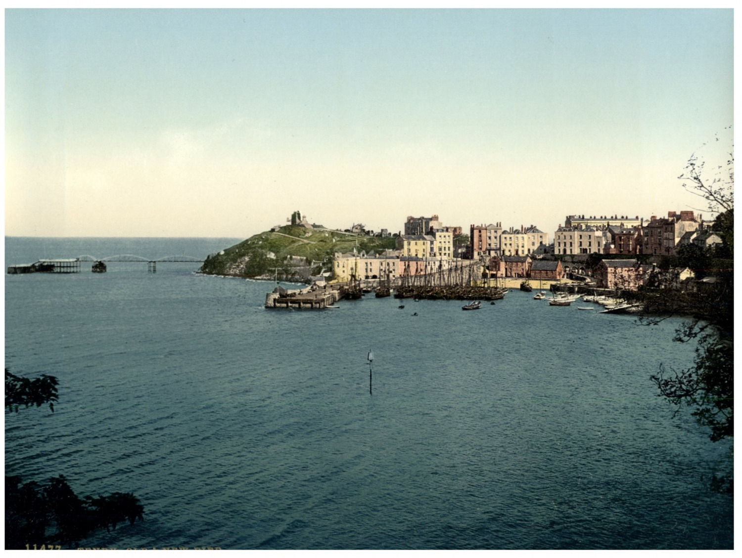 Tenby. Old and New Pier.  Vintage PC photochromy, photochromy, vintage photo