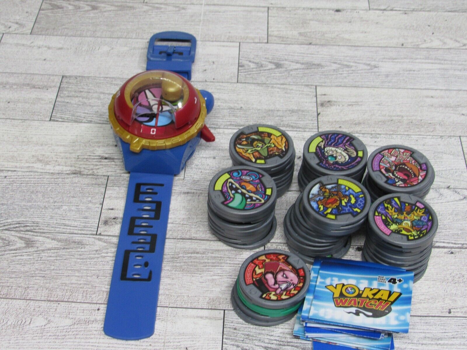 Yo-kai Yokai Watch & Medal Set of 60+