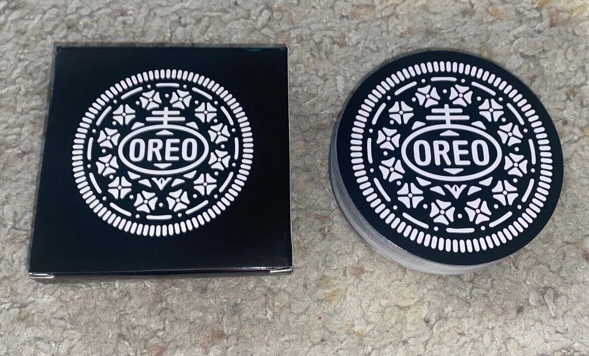 COLLECTIBLE OREO COOKIES ROUND PLAYING CARDS DECK -BRAND NEW IN BOX - NEVER USED