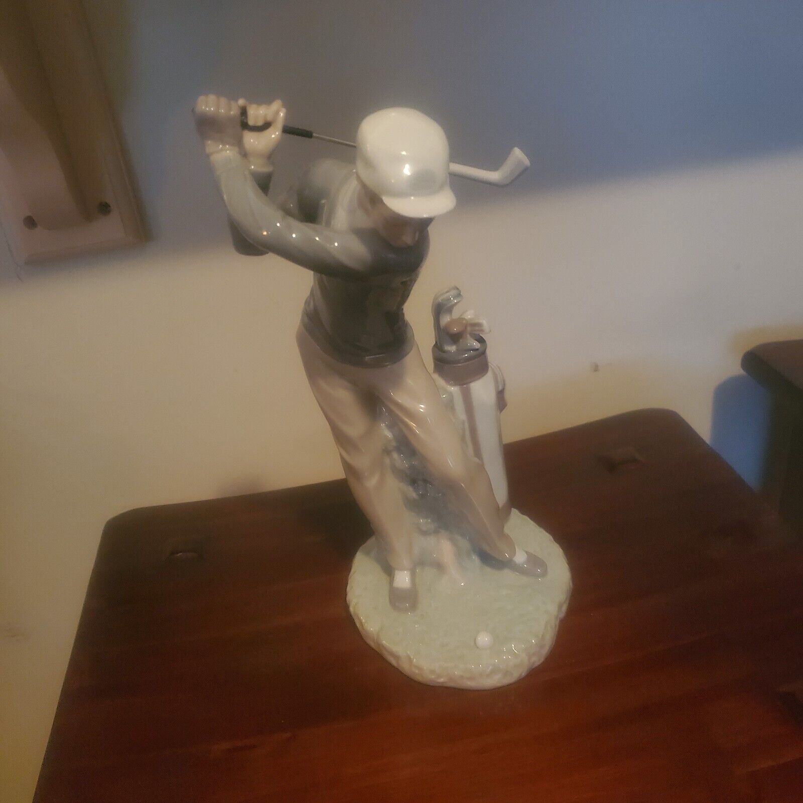 Llardo Porcelain Golf Player Figurine w/ Golf Club