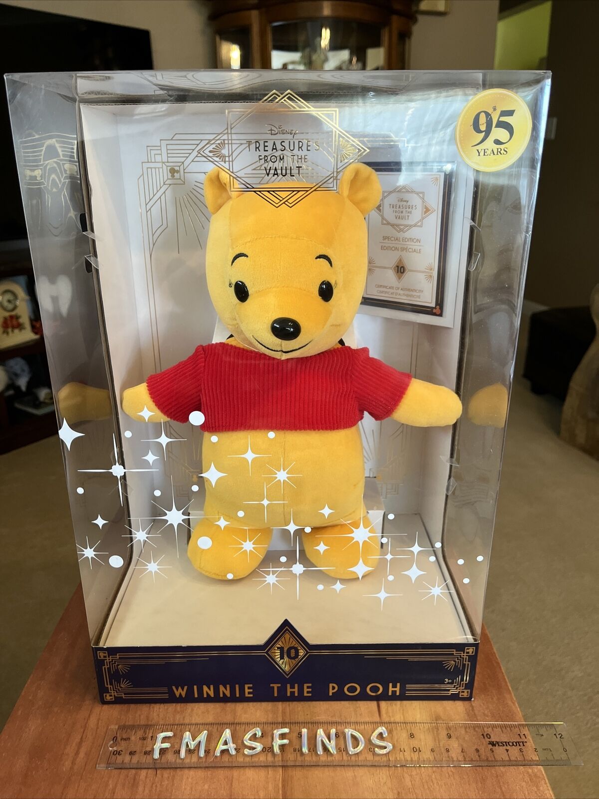 WINNIE THE POOH Disney Treasures From the Vault Limited Edition Plush NEW IN BOX