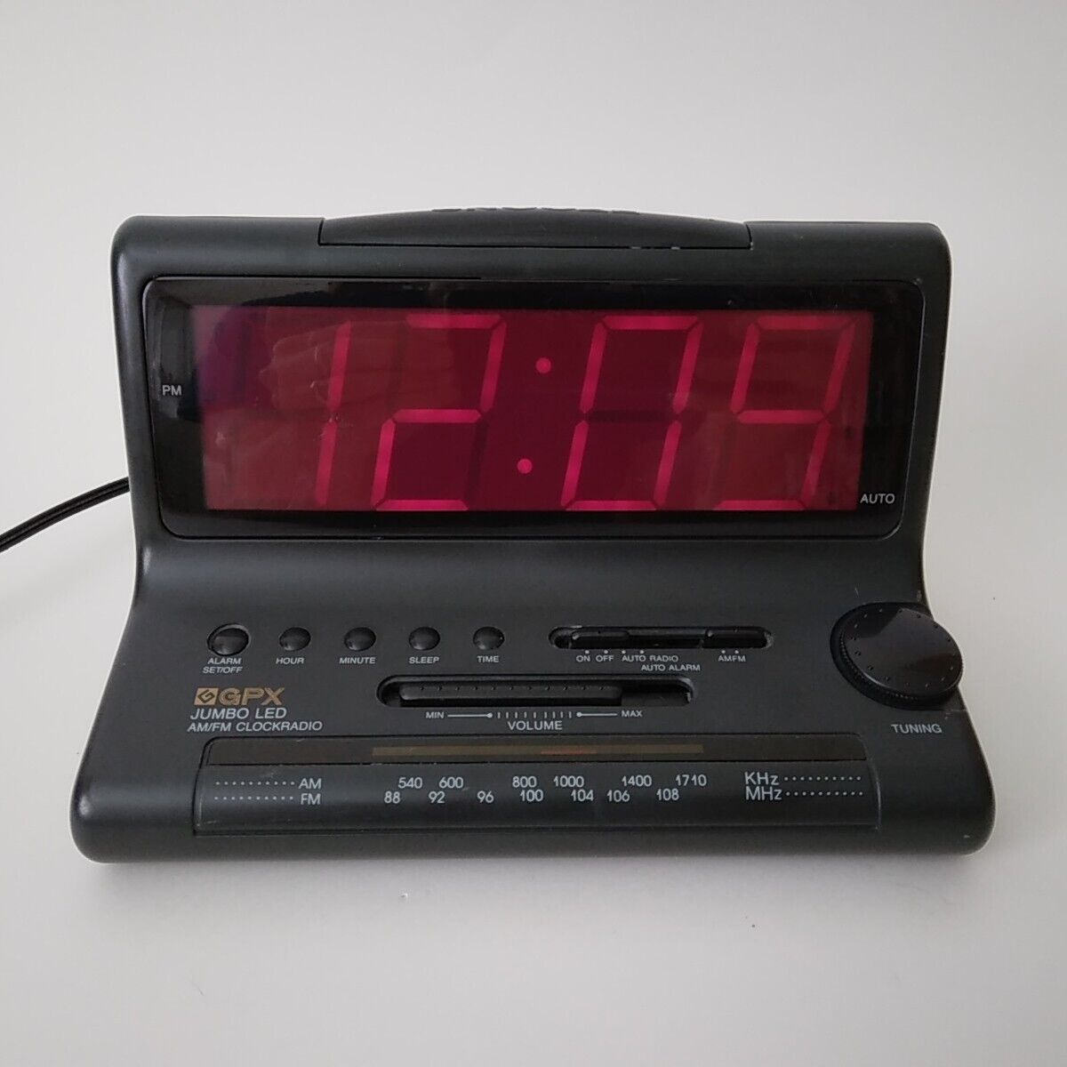 GPX Radio Alarm Clock Model: D518-Jumbo Red LED Dimmer-Black-Tested/Works