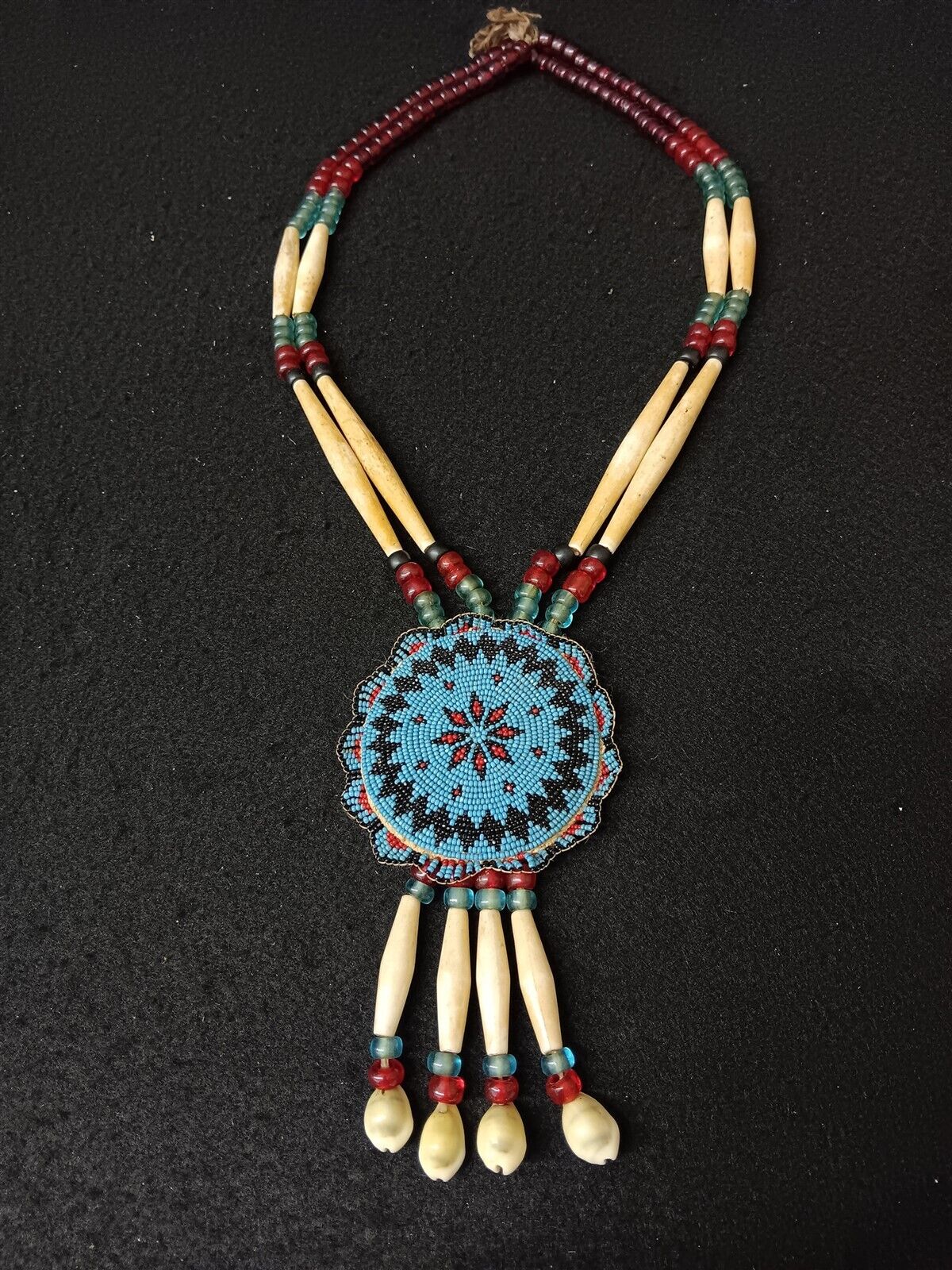 NICE HAND CRAFTED CUT BEADED STAR DESIGN ROSETTE NATIVE AMERICAN INDIAN NECKLACE