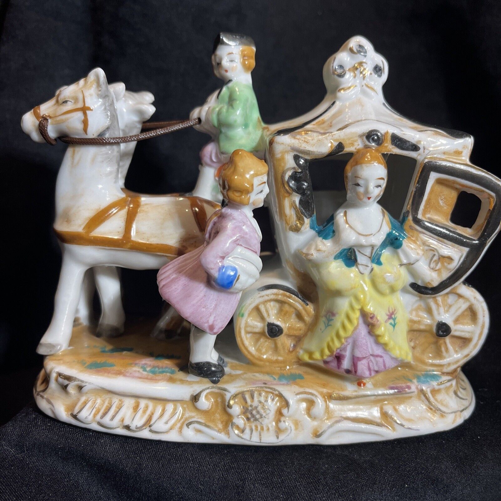 Vintage JB Betsons Ceramic Hand Painted Horse Drawn Carriage 1950, Great Cond