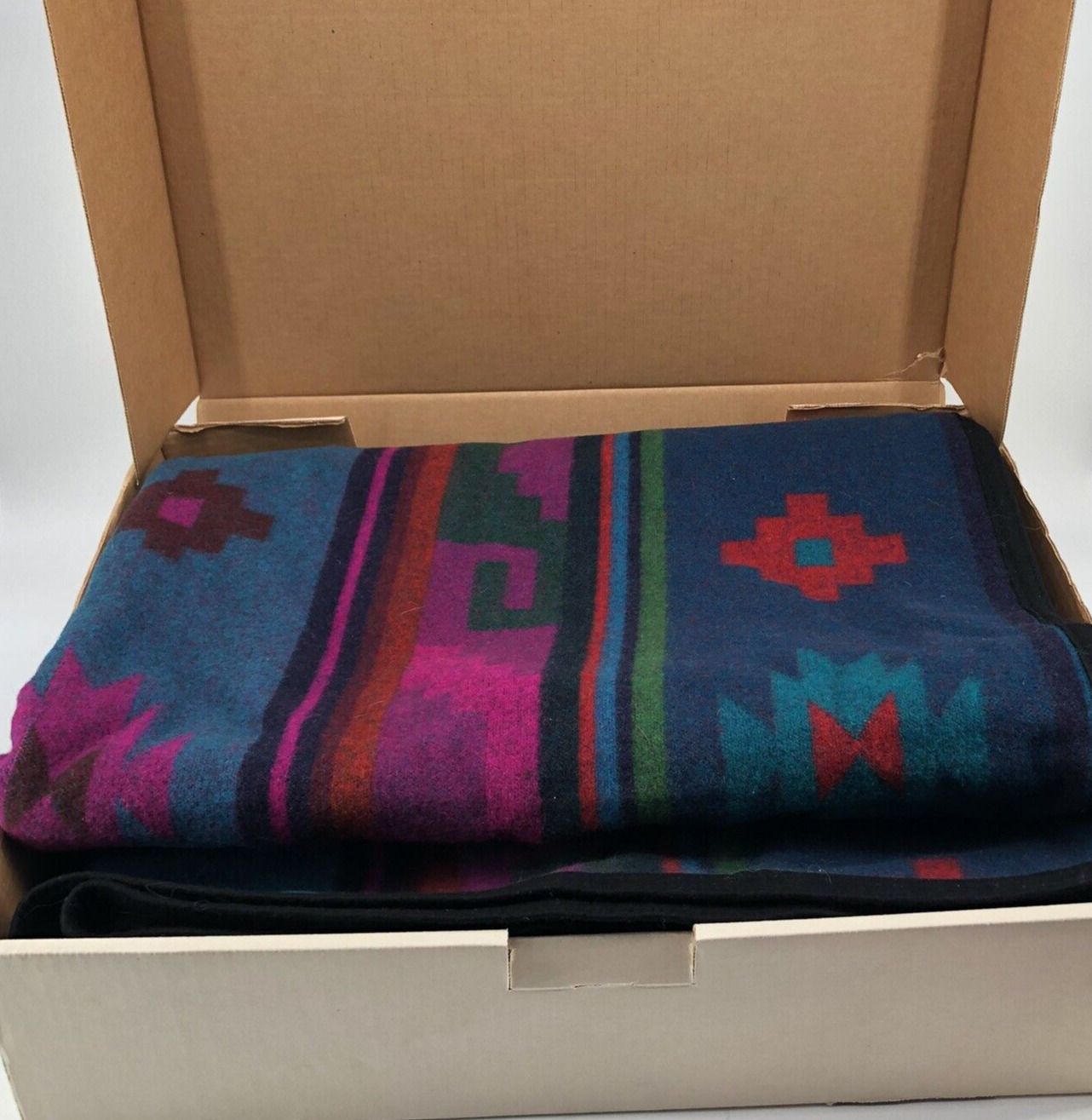 Pendleton Wool Beaver State Robes And Shawls Blanket 64x80 Taos Native NWT Tags