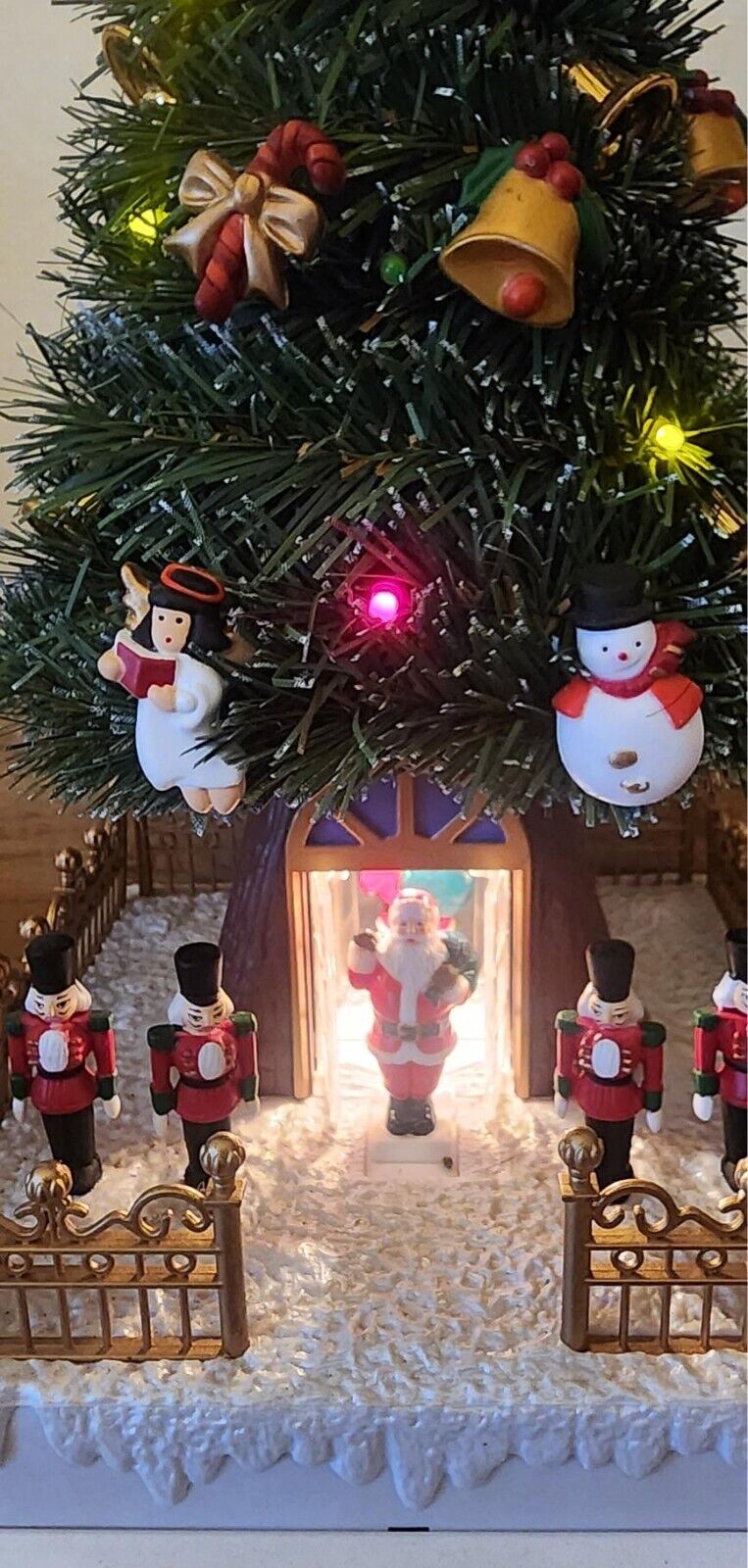 Vintage Maisto Evergreen Sentry  Animated Holiday Scene Kmart Lighted Tree Santa