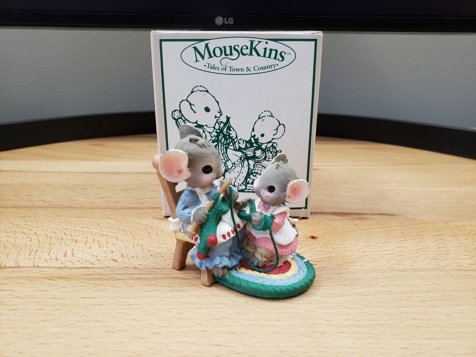 Midwest MouseKins Florence & Holly Burroughs Figurine Tales of Town & Country