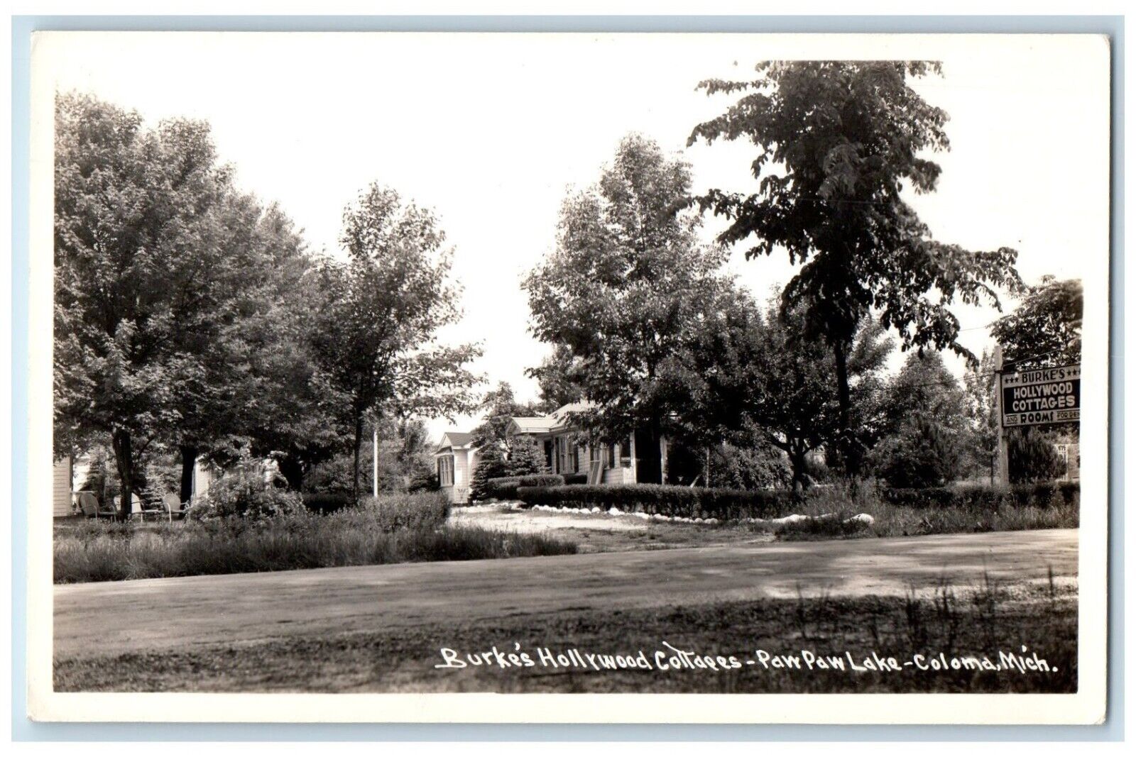 c1940\'s Burke\'s Hollywod Cottages Paw Paw Lake Coloma MI RPPC  Photo Postcard
