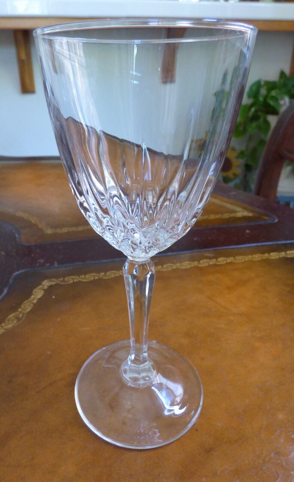 Luminarc USA Crystal Wine Glass 💗 Beautiful