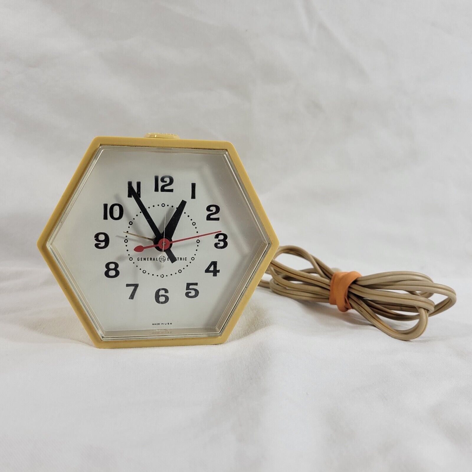 General Electric Vintage Alarm Clock GE Model 7386-2 USA Plastic Hexagon USED