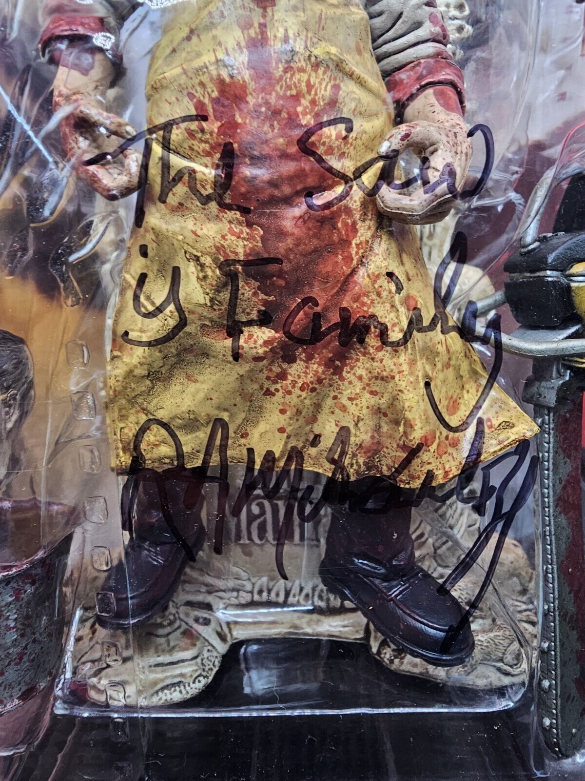 1998 Movie Maniacs Bloody Leatherface signed R.A. Mihailoff Mcfarlane Figure