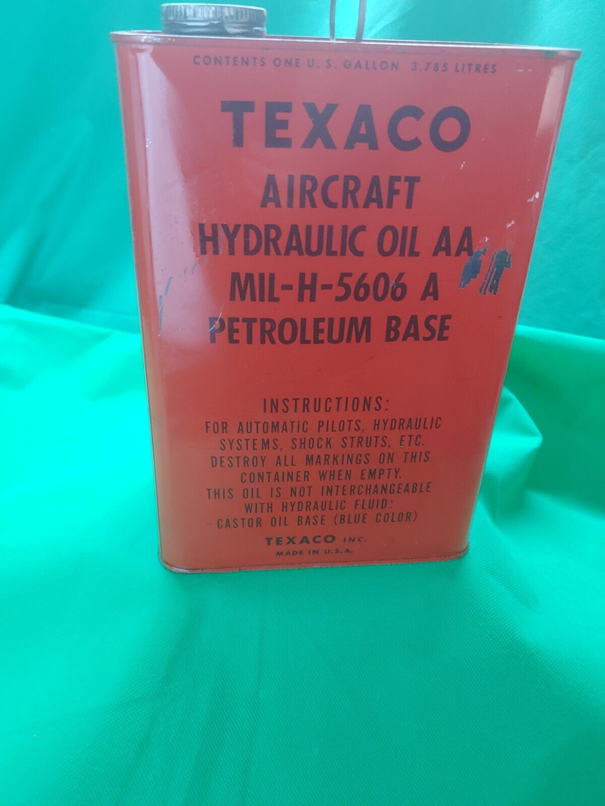 Texaco Aircraft Hydraulic Oil. Can  1 Gallon Empty. 
