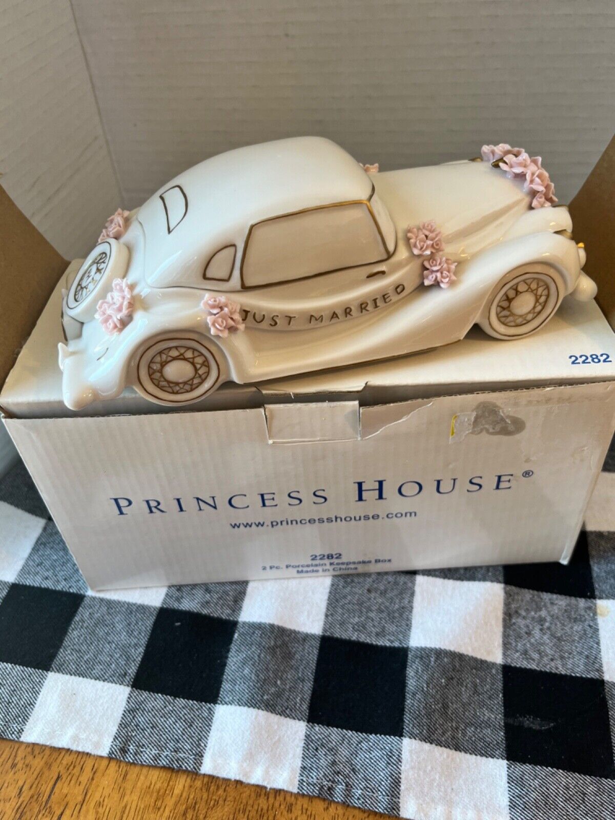 Princess House /Vintage /Cake topper/Porcelain Car /Just Married 8\