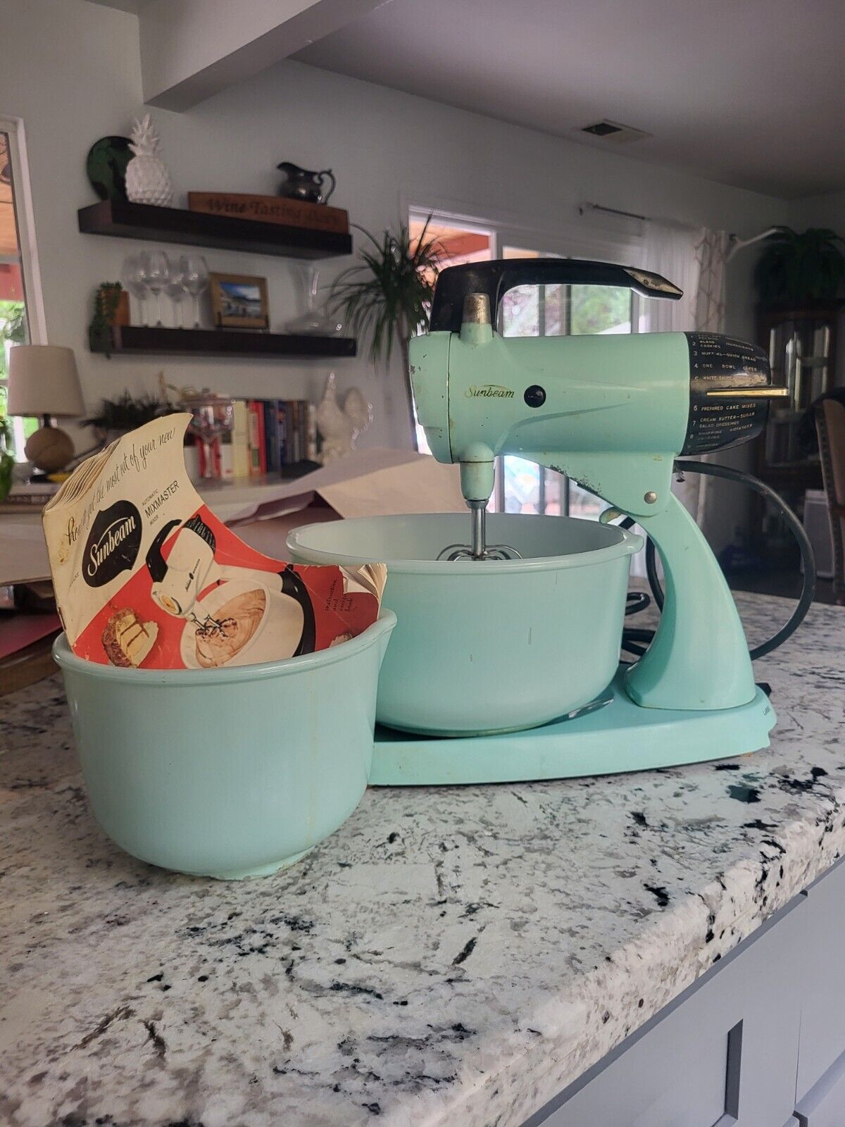 Vintage 1950s Sunbeam Mixmaster Rare Turquoise Mint Stand, 2 Bowls, Beaters 