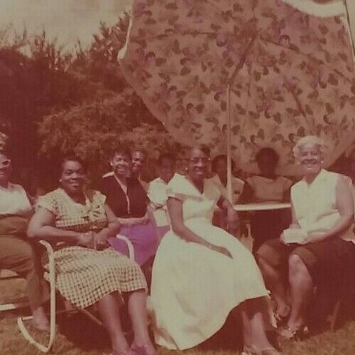 Vtg Women Smiling Outdoor Slider Chairs African American Kodacolor Photo 1957