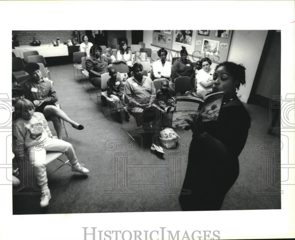 1993 Press Photo North Kenner Library Primetime Storytelling Hour in progress