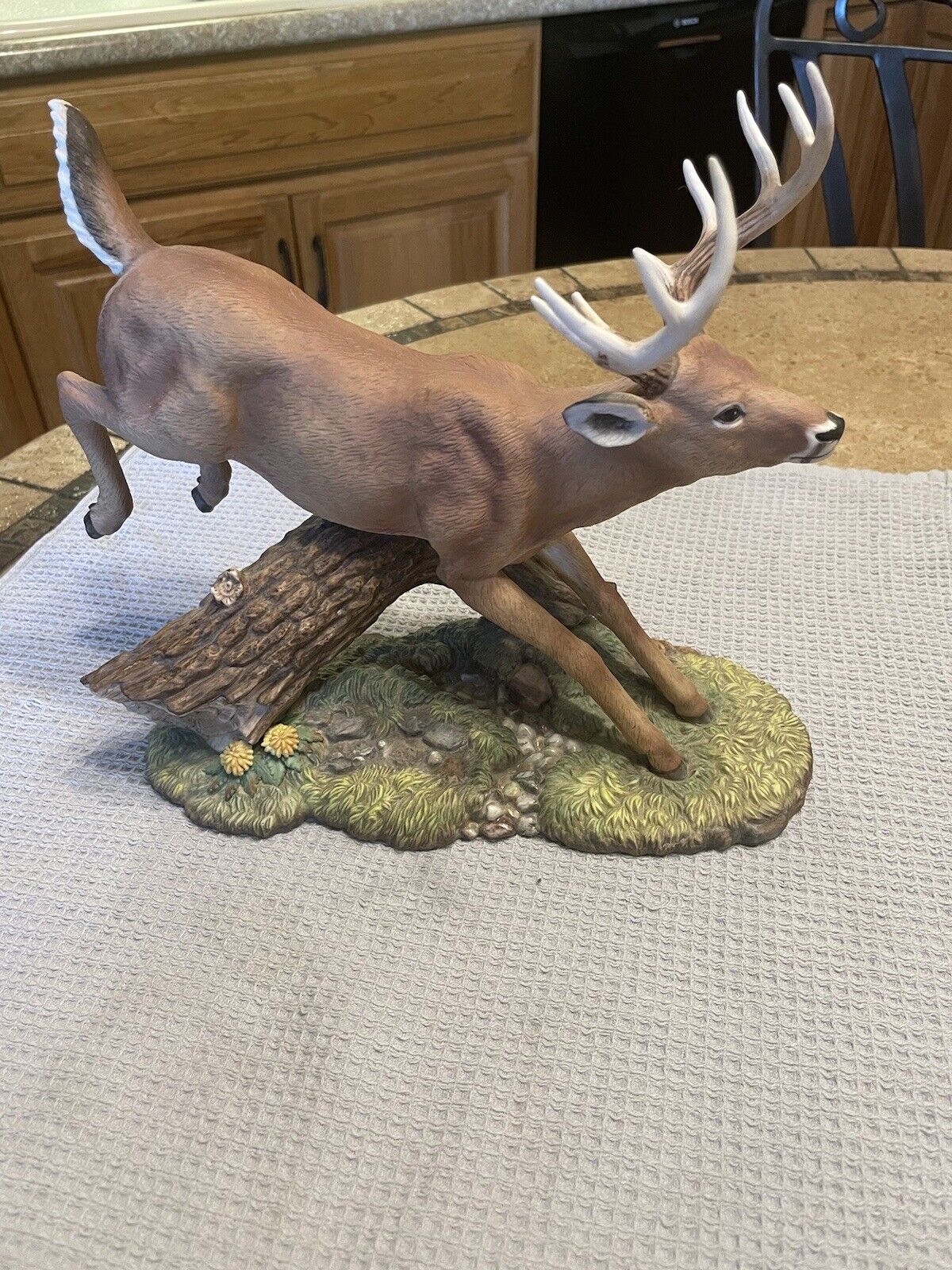 2004 Home Interiors BOEHM At Home  10 Point WhiteTail Buck Porcelain Figurine.