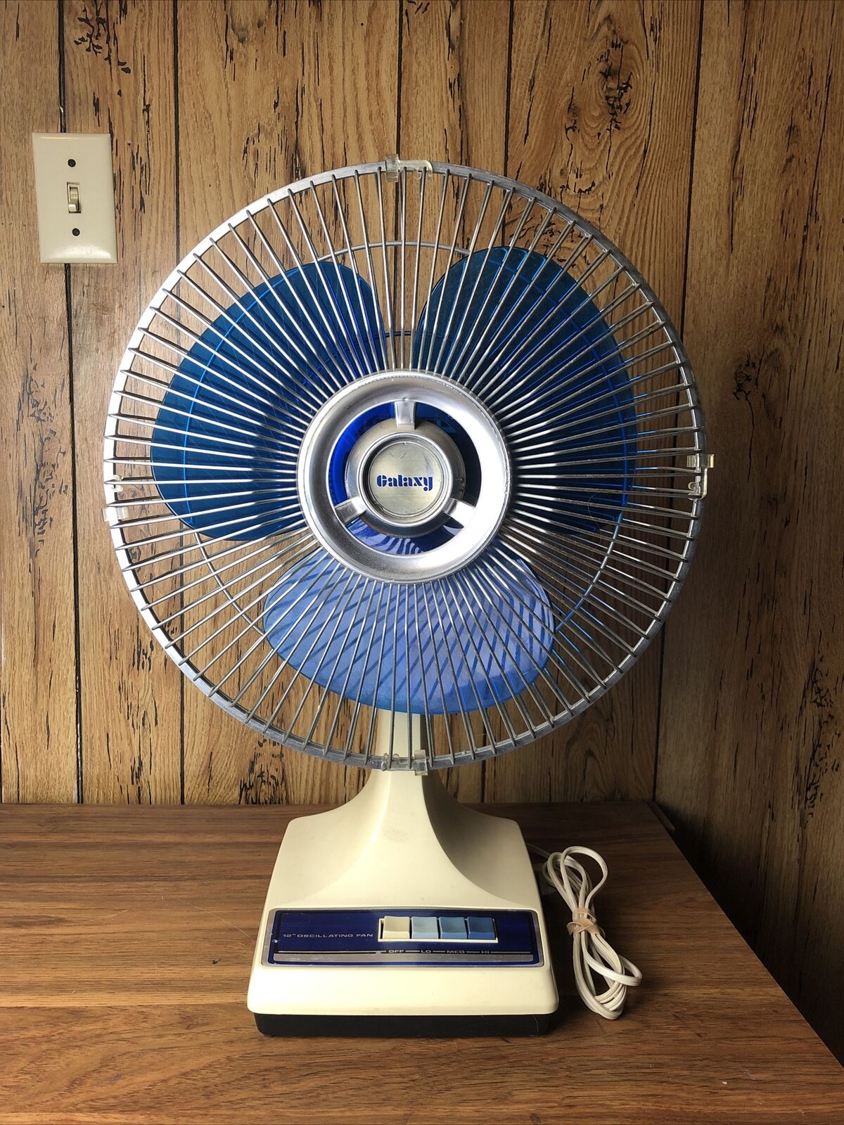 VTG Galaxy 12” Oscillating 12-1 Blue Blades 3-Speed Retro Fan Works Perfect