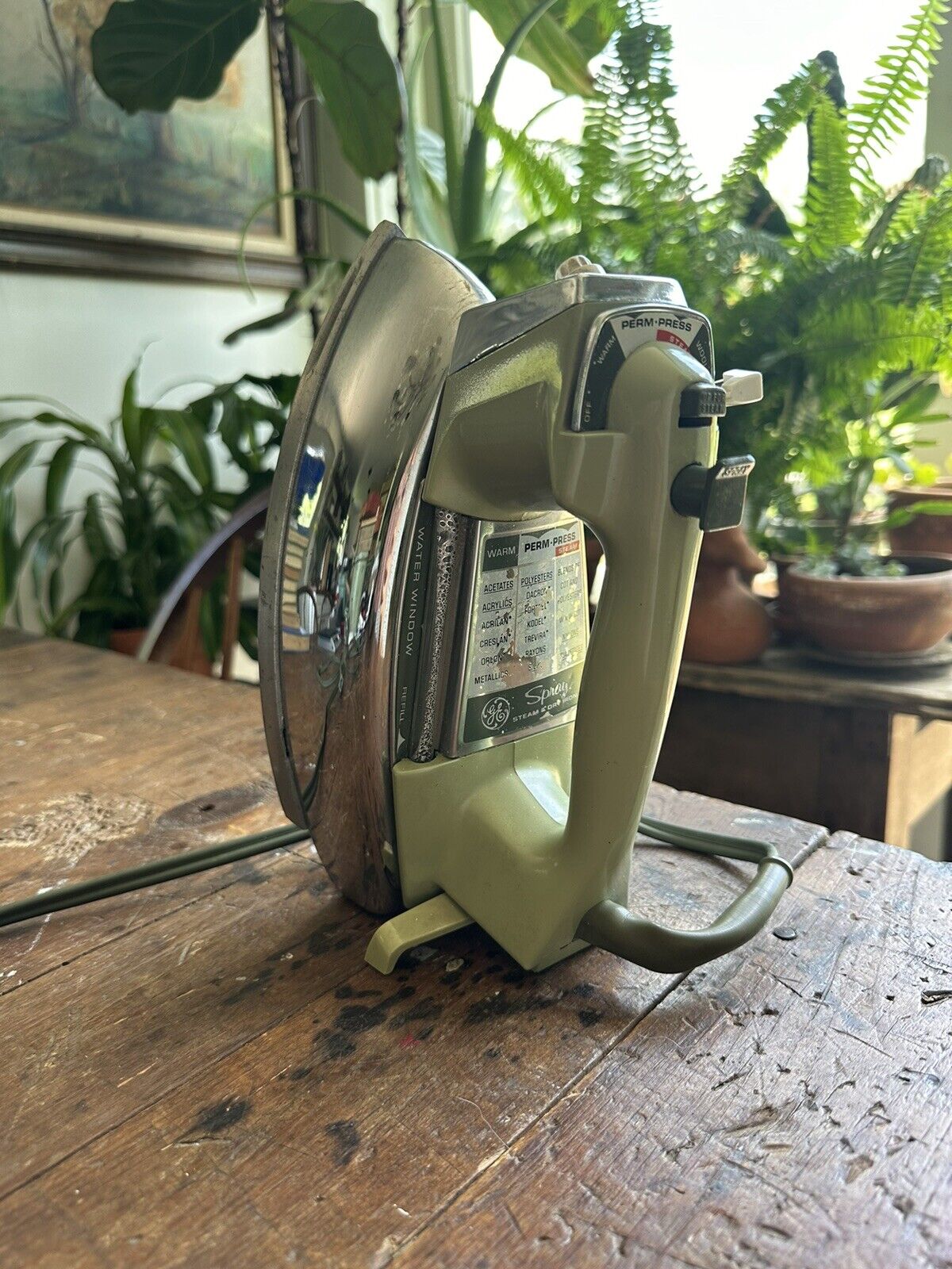 Vintage Green GE Spray Steam & Dry Iron -Tested And Working