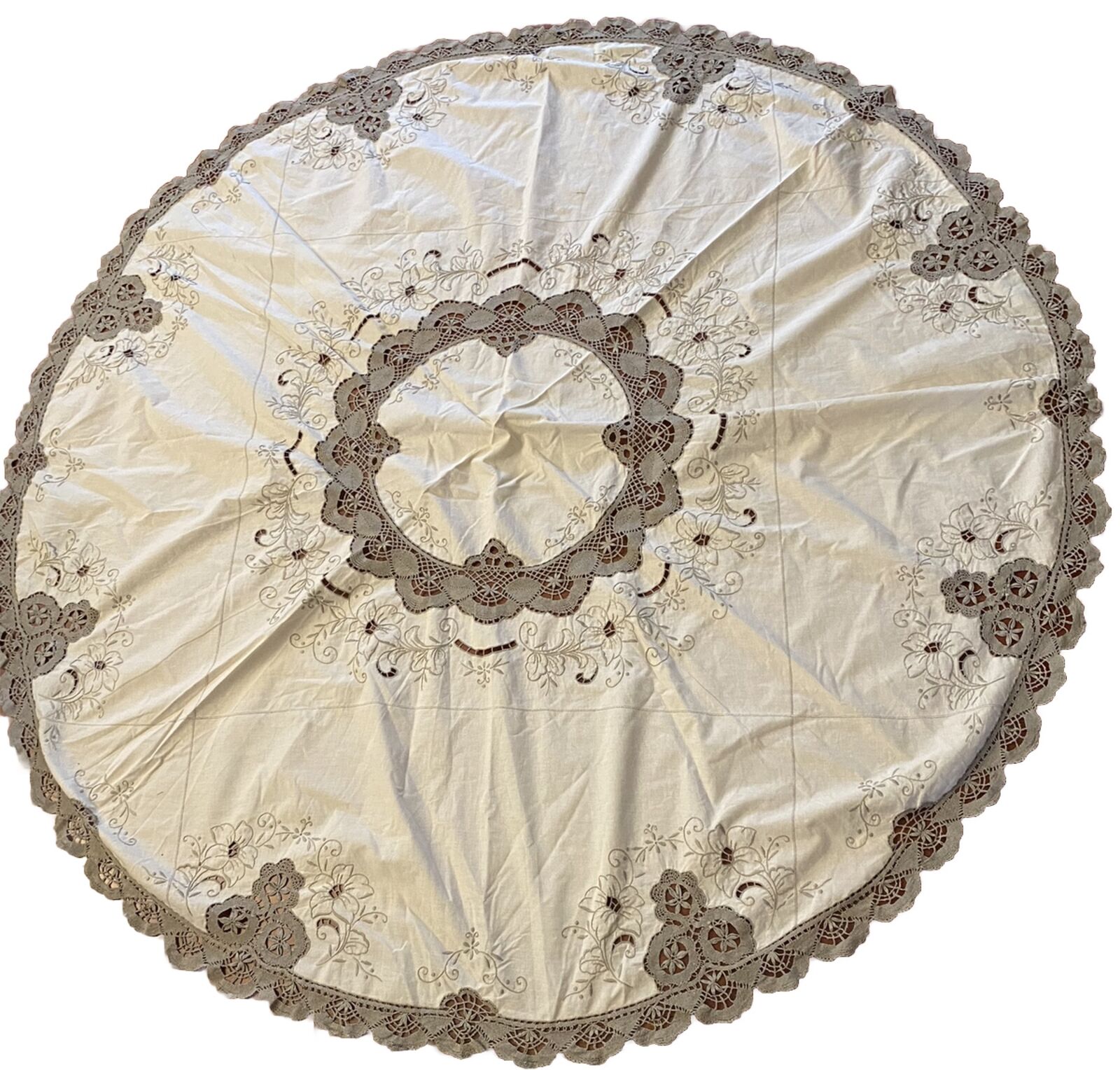 Vintage 65 IN Round Tablecloth Ecru Taupe Bobbin Lace Insets Cutwork Medallions