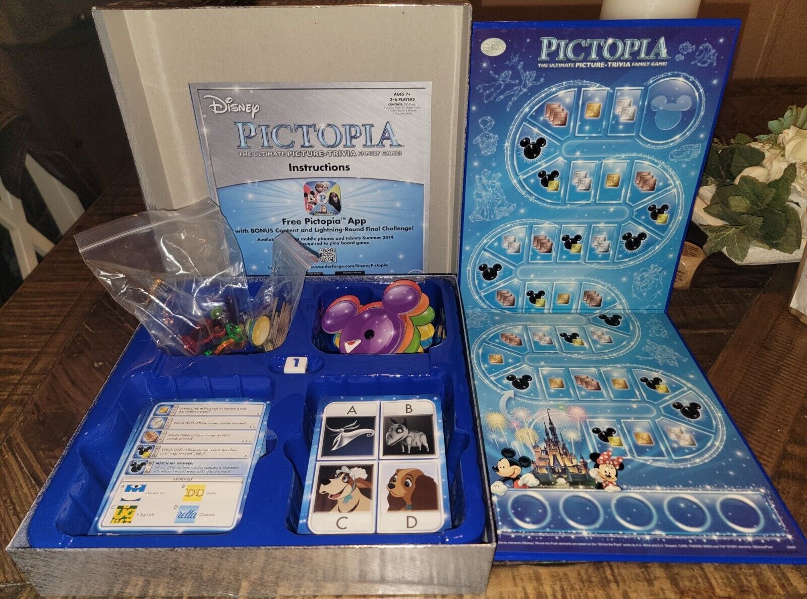 DISNEY Edition PICTOPIA Board Game 2-6 Players 7+ 1000 Questions Trivia Game '14