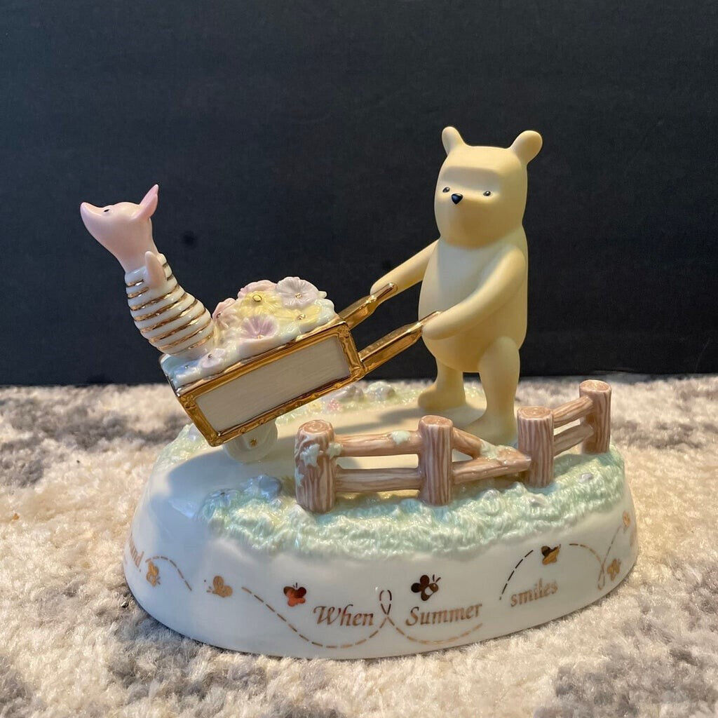 Lenox - Pooh's Sweet Summer Time Musical Sculpture