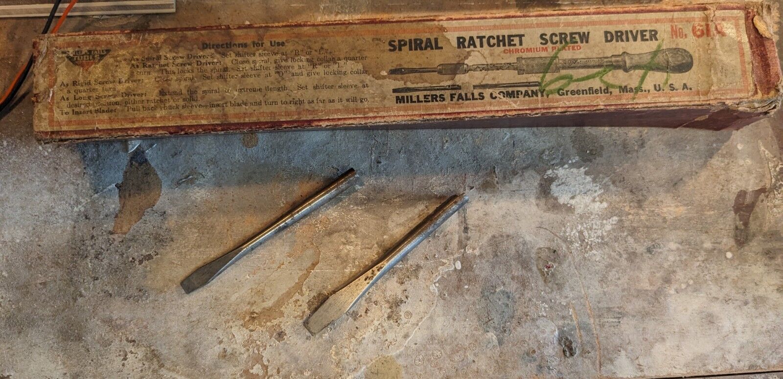 Vintage Millers Falls ratchet screwdriver No 61a Box + Two Bits