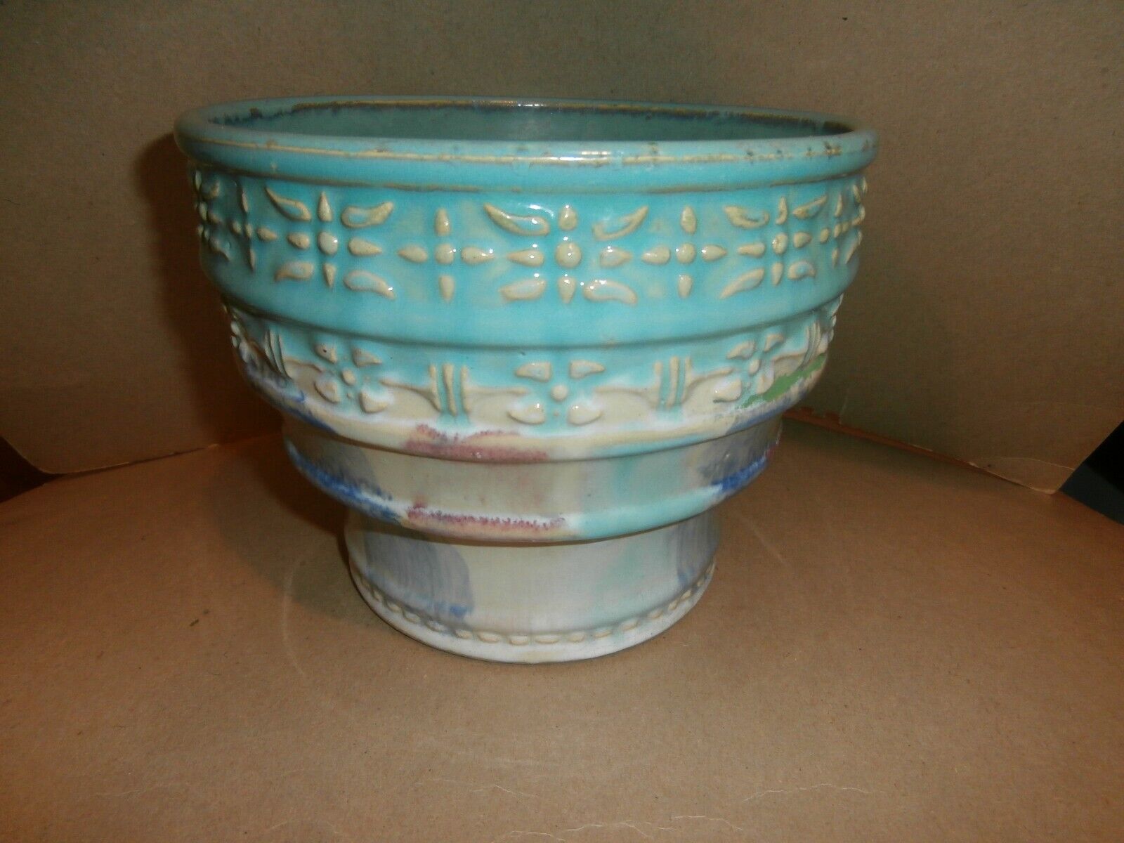 Vintage HULL Pottery Planter Jardiniere 536