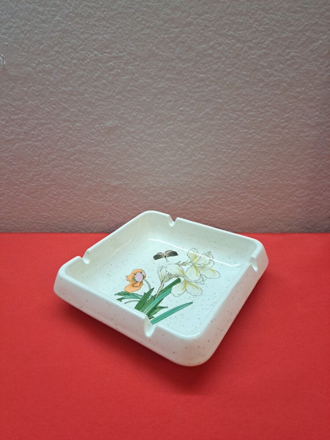 Vintage Treasure Craft Ashtray Trinket Dish White Lily Flowers Butterfly