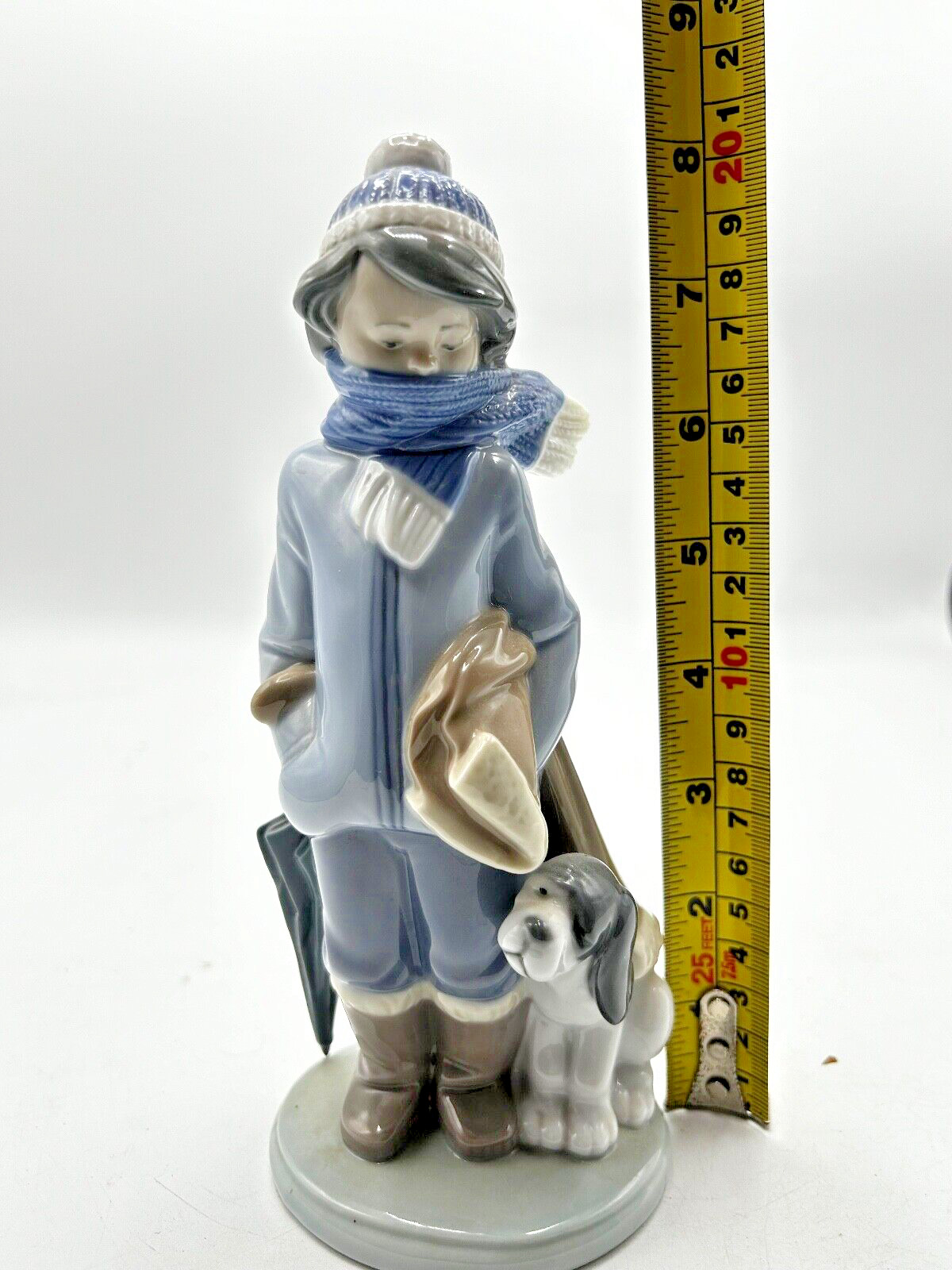 Charming Vintage Lladro Figurine #5520 Winter Boy