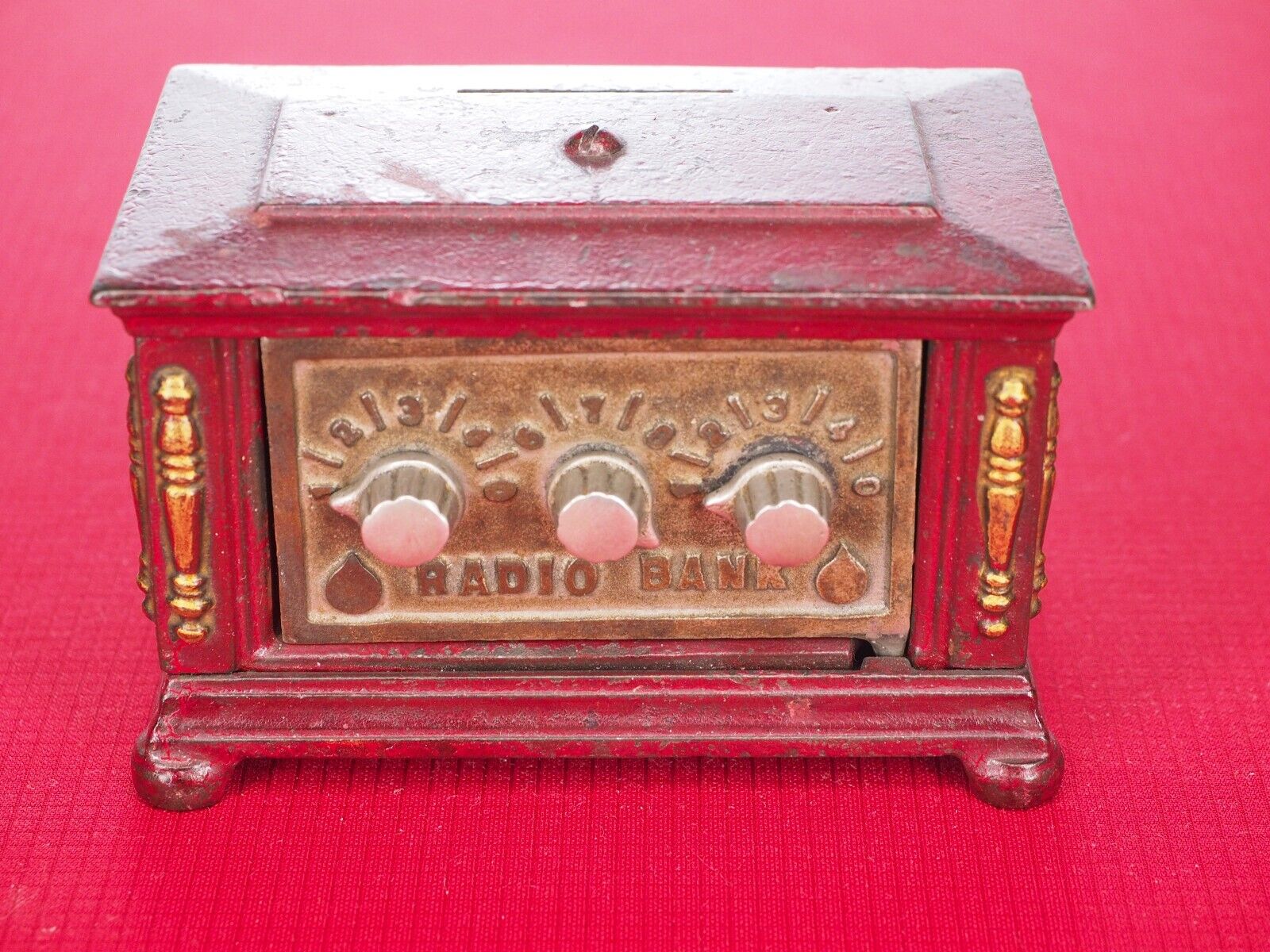Antique 1927-32 Kenton Toys Ohio Cast Iron Radio Bank Original red paint