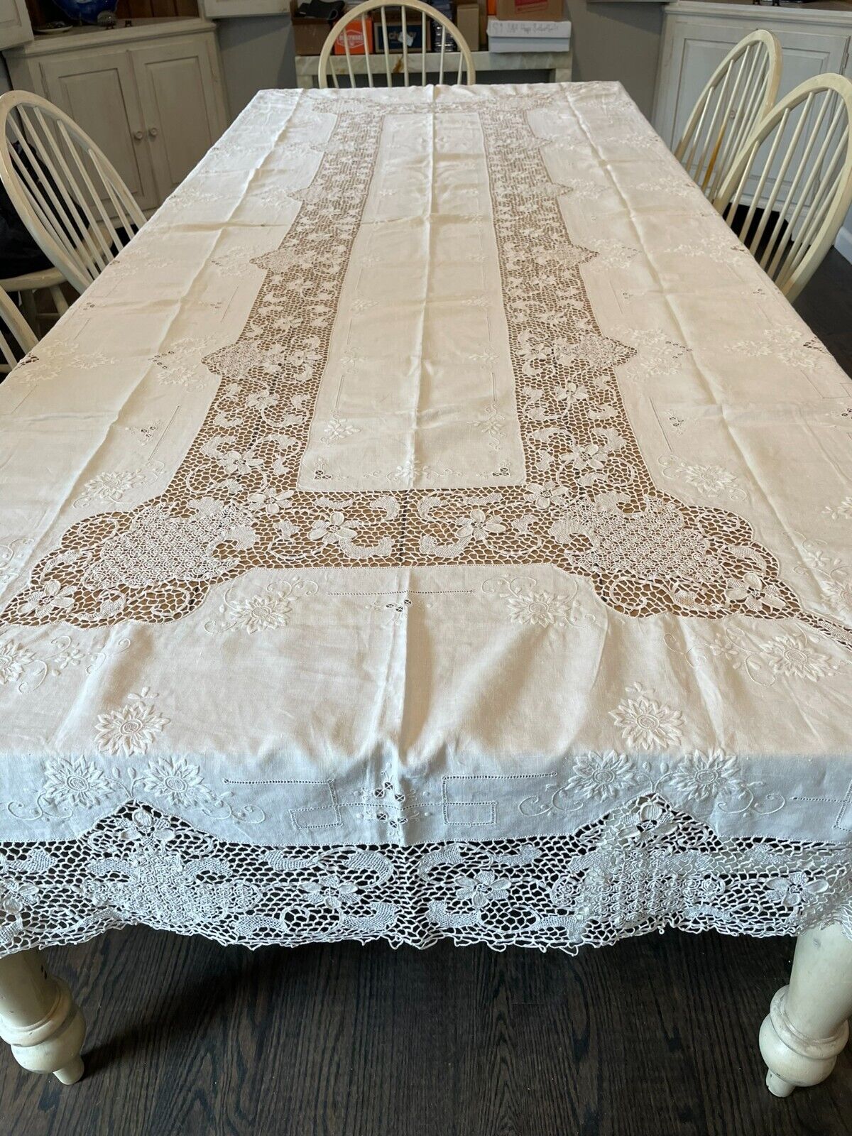 Vintage Italian Linen & Lace Tablecloth, 128x62, with 12 napkins